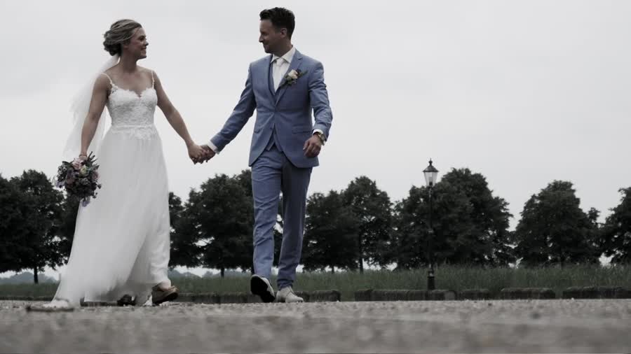 Still uit de trouwfilm van Irene en Bart